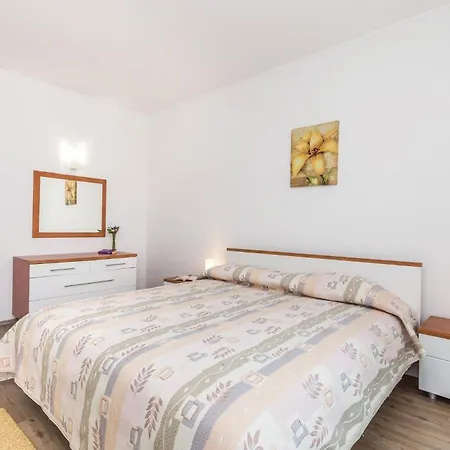 3 Bedroom Lovely In * Jurdani