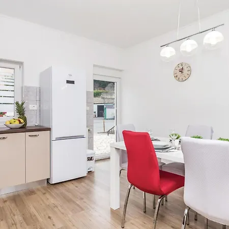 3 Bedroom Lovely In Apartamento *