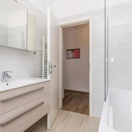 Apartamento 3 Bedroom Lovely In