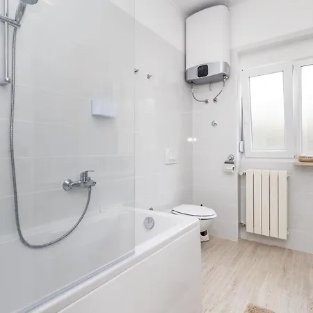 3 Bedroom Lovely In Apartmán Jurdani