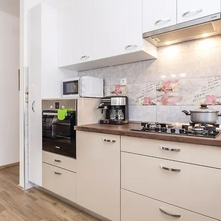 3 Bedroom Lovely In * Jurdani