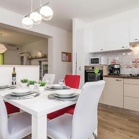 Beautiful In With Kitchen Διαμέρισμα *