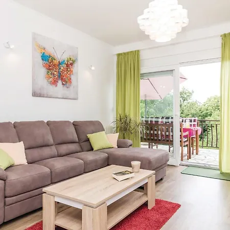 3 Bedroom Lovely In Apartmán *